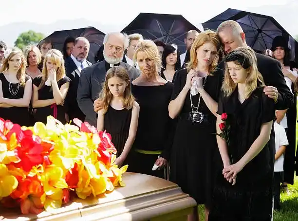 sad-family-at-funeral